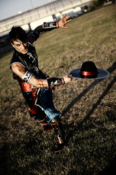Leon Chiro as Kung Lao - MK9 Romics 2011 D.Germani
