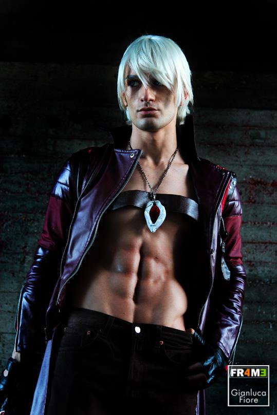 Classic Dante (DMC 3) and Neo Dante ( DMC) Cosplay by LeonChiroCosplayArt  on DeviantArt