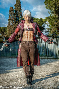 Dante Cosplay at Roma Comics 2013 - DMC Tribute