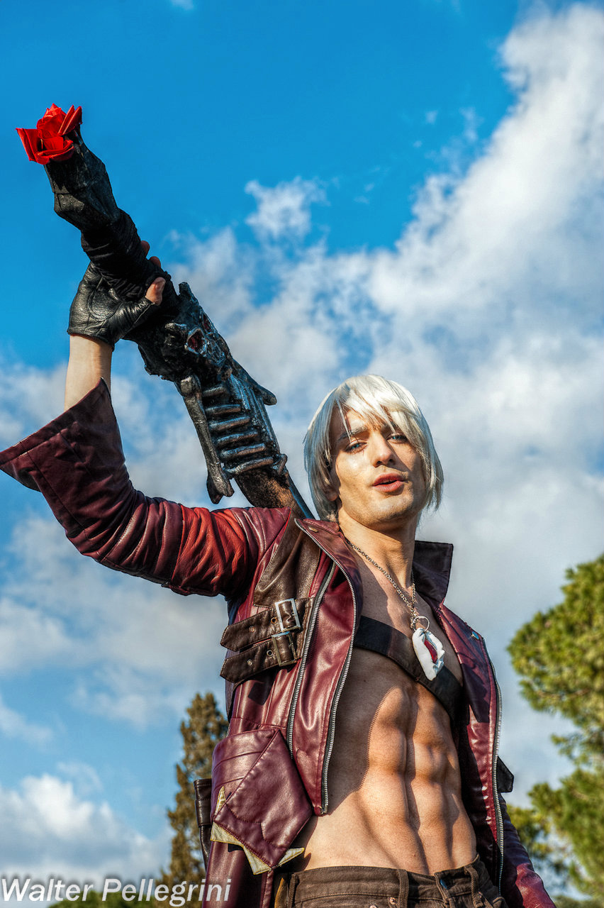 Dante - Devil May Cry 3 Cosplay by Leon Chiro, www.facebook…