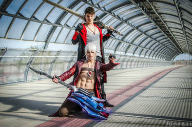 Classic Dante (DMC 3) and Neo Dante ( DMC) Cosplay