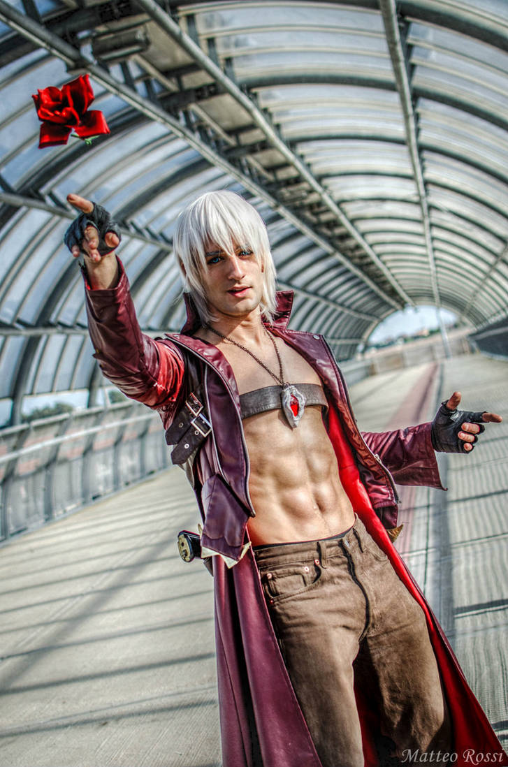 Герои данте. Данте Devil May Cry Cosplay. Данте из Devil May Cry 3. Leon Chiro косплей Dante. Данте ДМС 3.