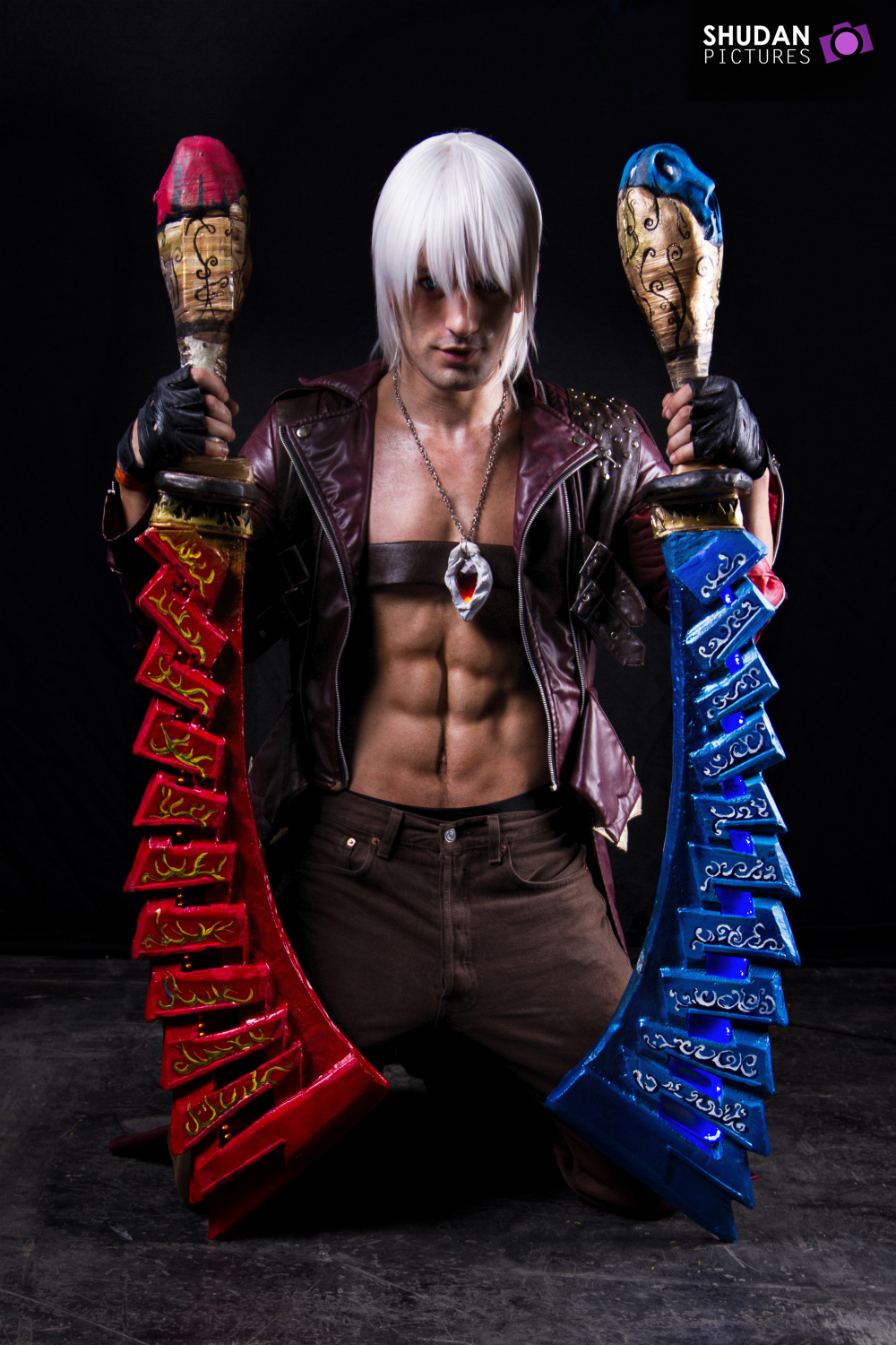 Dante - Devil May Cry 3 Cosplay w/ Agni and Rudra by