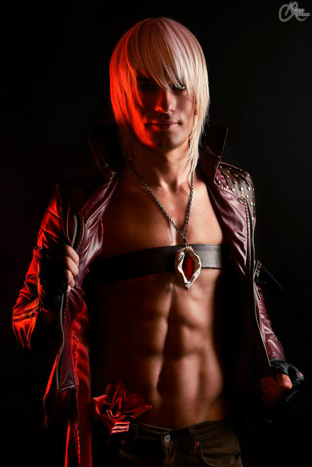 See the War, See me Rule - Dante Cosplay DMC 3