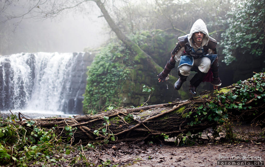 Monkey Dash - Edward Kenway Cosplay by Leon Chiro