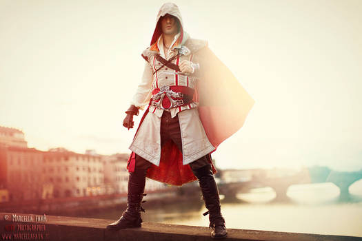 Ezio Auditore Cosplay  Assassin's Creed Leon Chiro