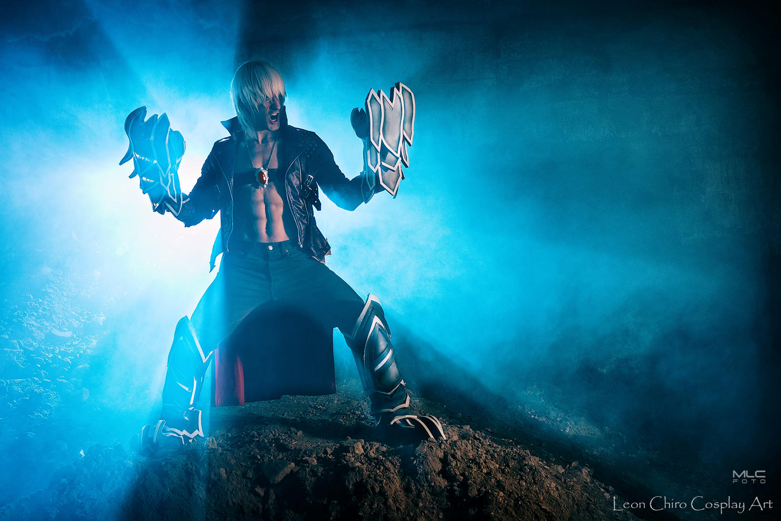 Showtime SSS - Dante Devil May Cry 3 Cosplay by LC