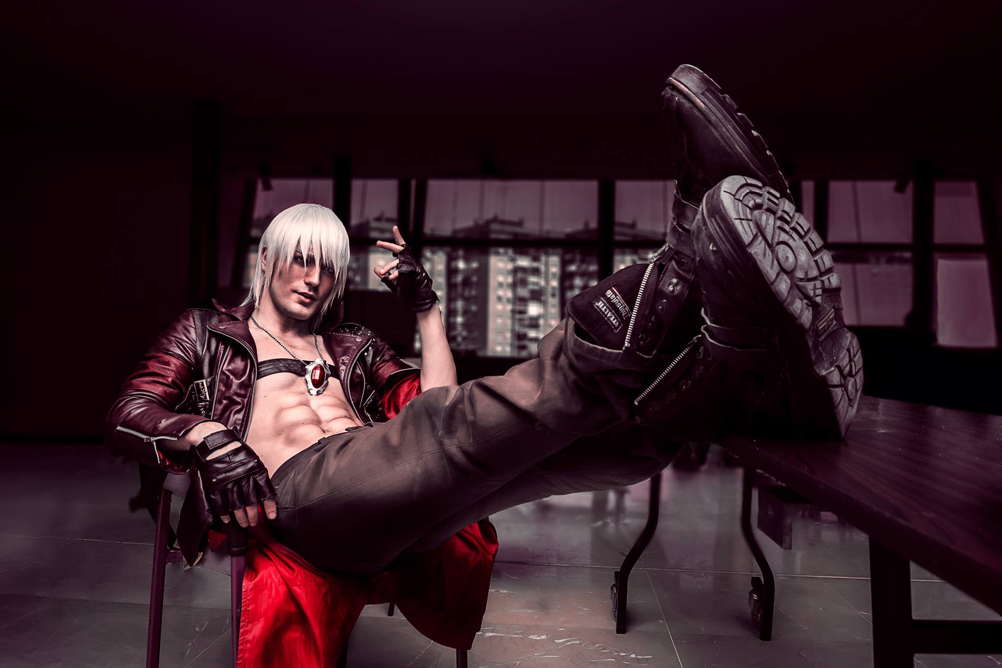 Dante - Devil May Cry 3 Cosplay Art by Leon Chiro