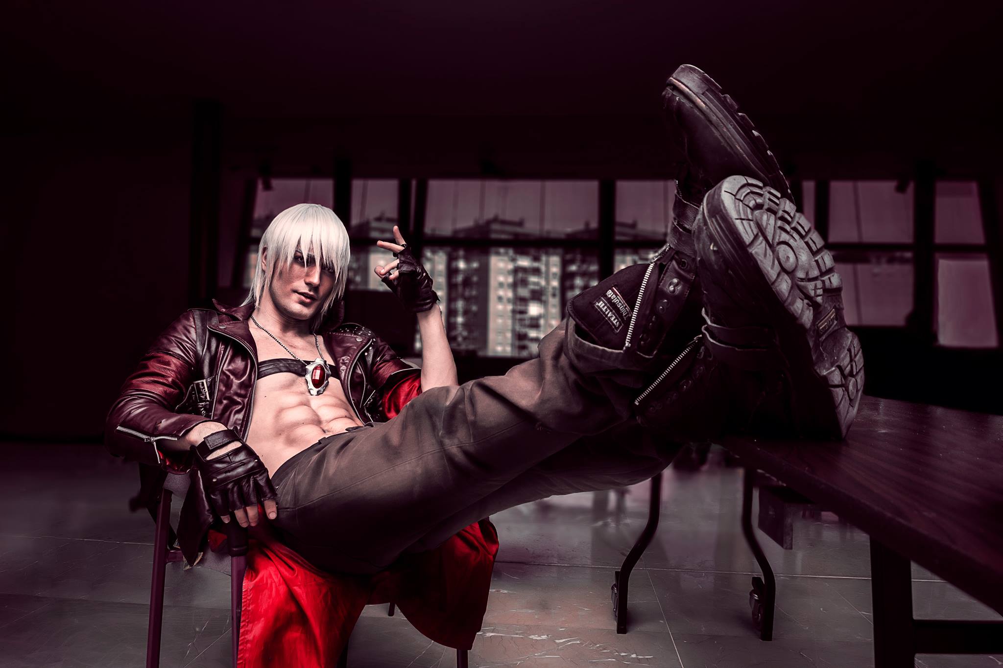 Leon Chiro - Dante - DmC Devil May Cry 'Close Up.' Here you are a