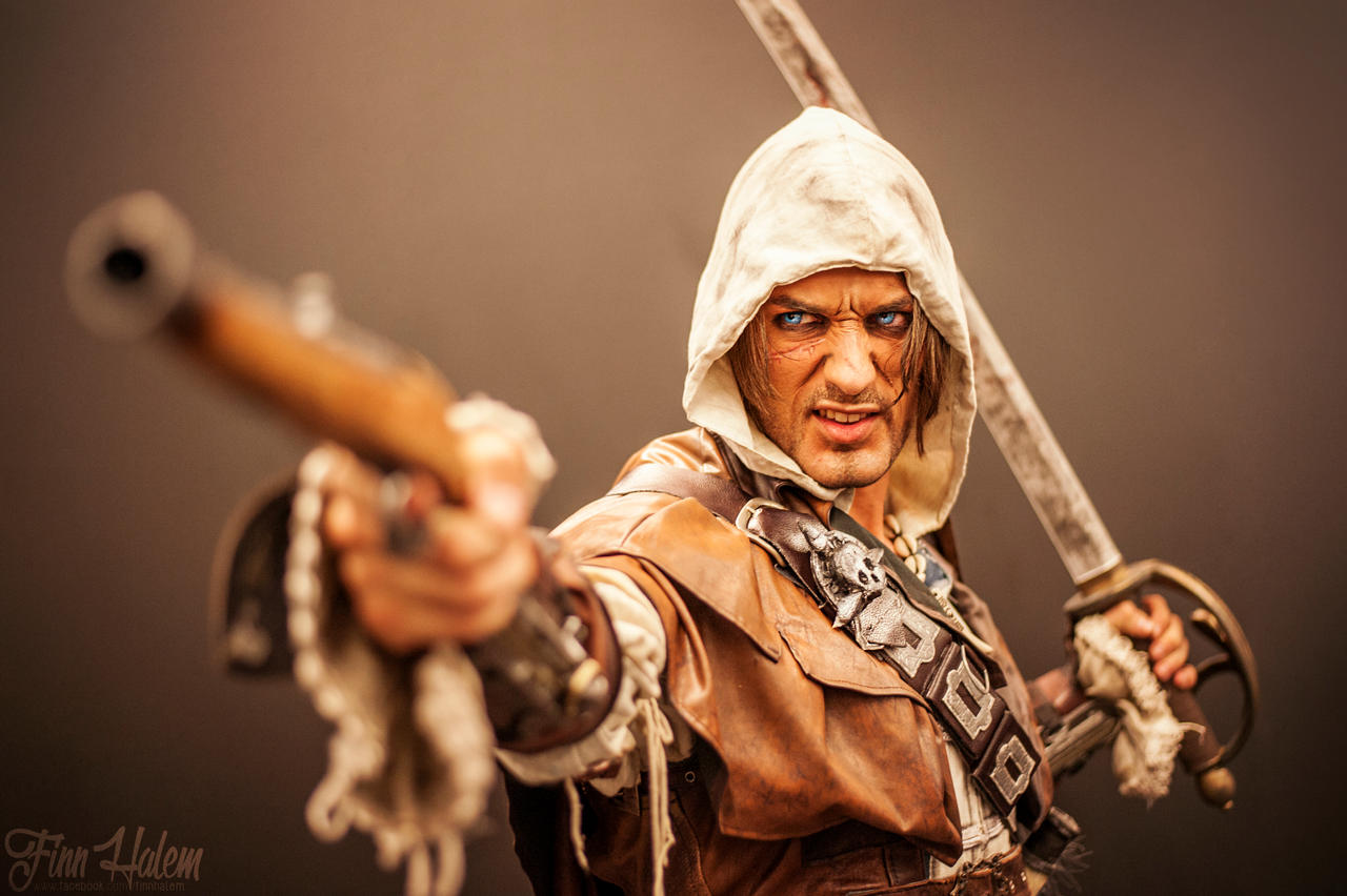 Edward Kenway is BACK- Assassin's Creed IV Cosplay by LeonChiroCosplayArt