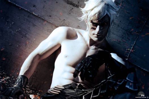 Eve - NieR Automata Cosplay by Leon Chiro - DIE