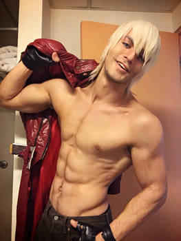 Dante - Devil May Cry 3 HD Cosplay by Leon Chiro