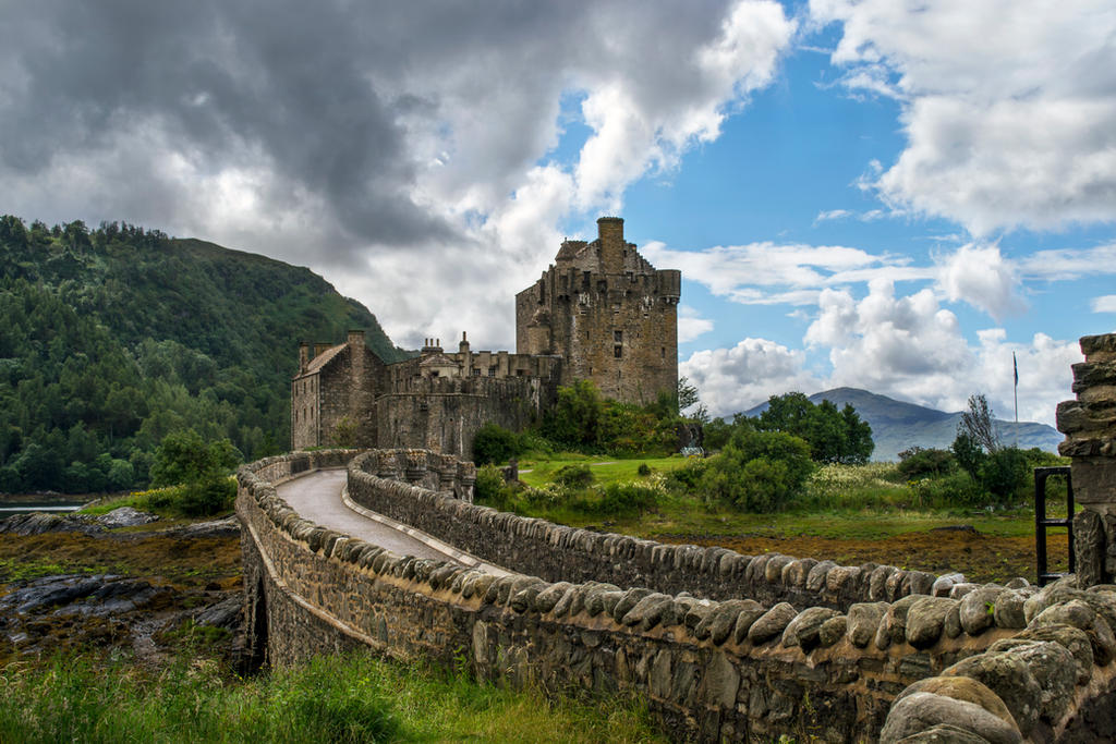 Eilean Donan by simfonic