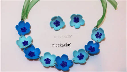 Flower Blue flower necklace and earrings:DIY
