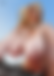 A Giantess Looms