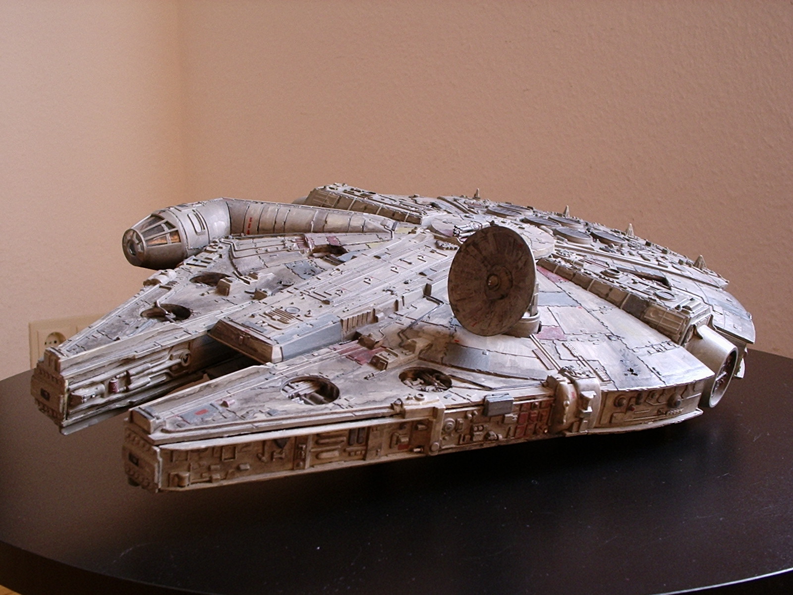 Millenium Falcon Model Kit