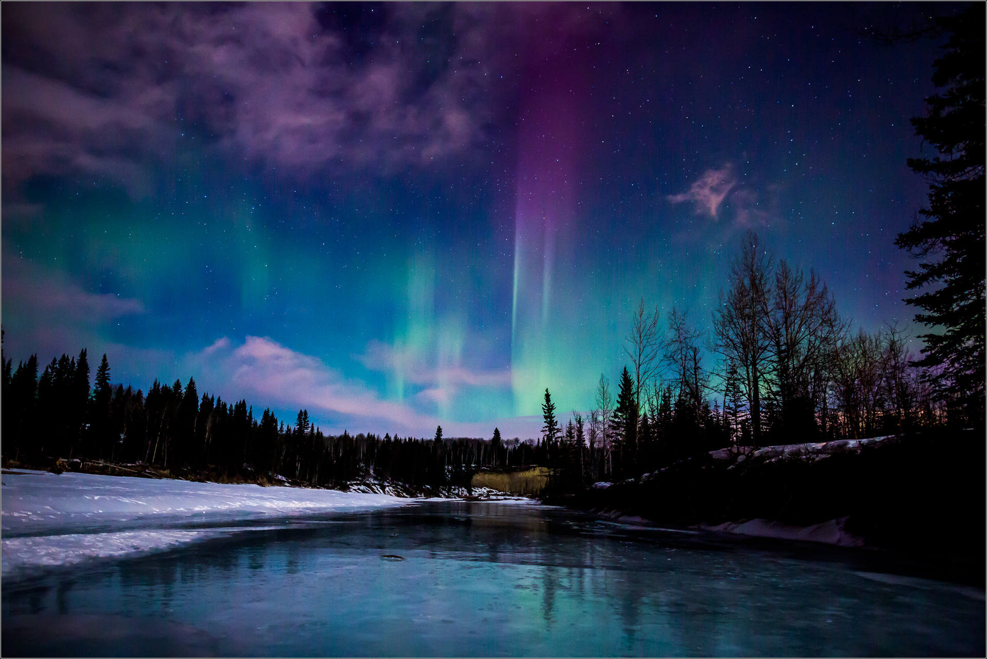 Northern-Lights-aurora-borealis-40804509-1924-1284