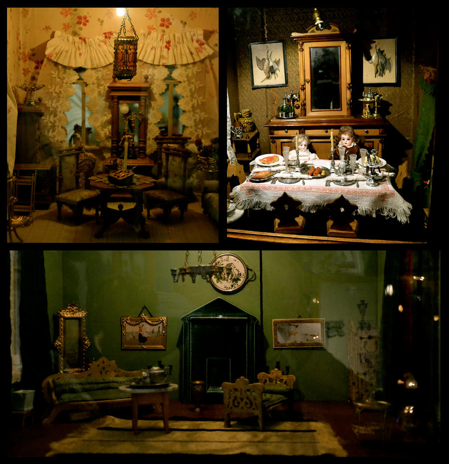 Antique dollhouse 2