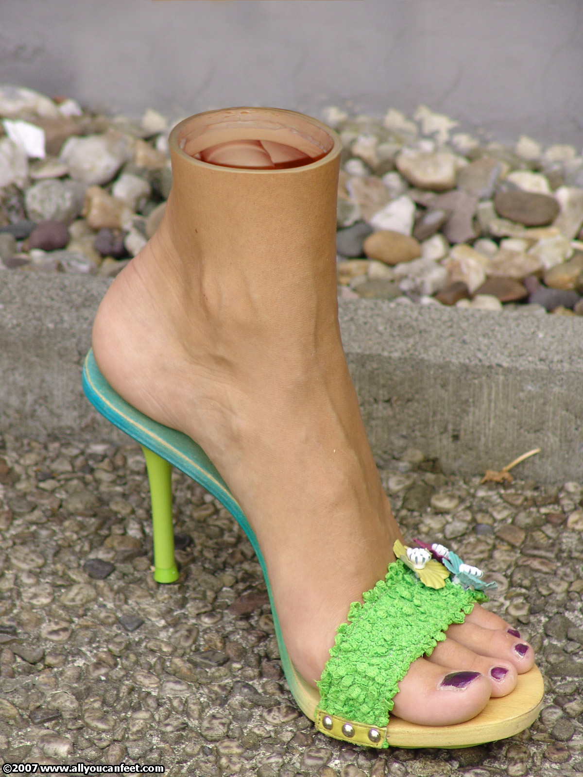 Foot manip 5 by starbeats on DeviantArt