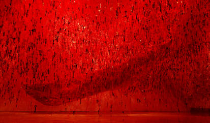 Rain of Memories (Chiharu Shiota's installation)
