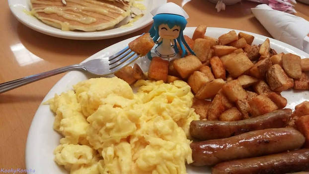 Squiddie and her Breakfast