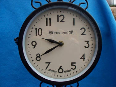 Clock detail 2