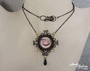 Sleeping lover's eye victorian necklace