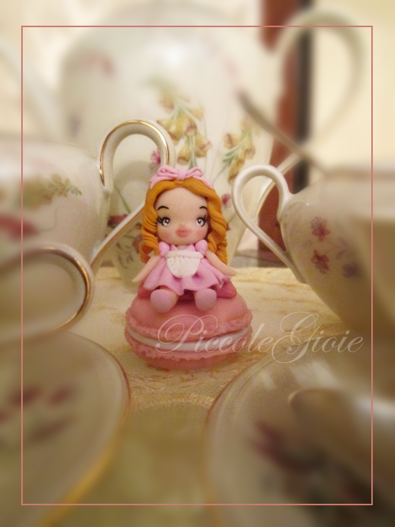 Pink minibox doll closed