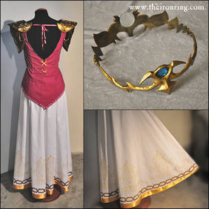 Princess Zelda: back views and details