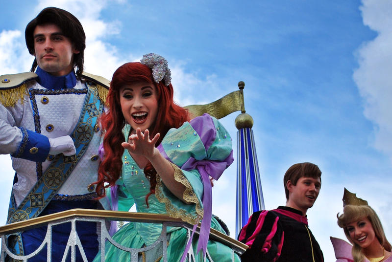 Royal Hello by AmbyLeigh on DeviantArt