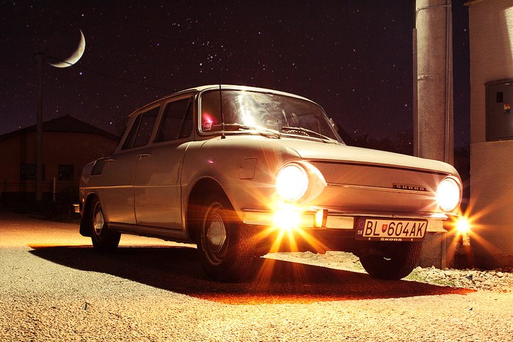 Skoda 100 at night 1