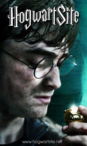 Harry Potter kiss a Golden Snitch in DH Part 2