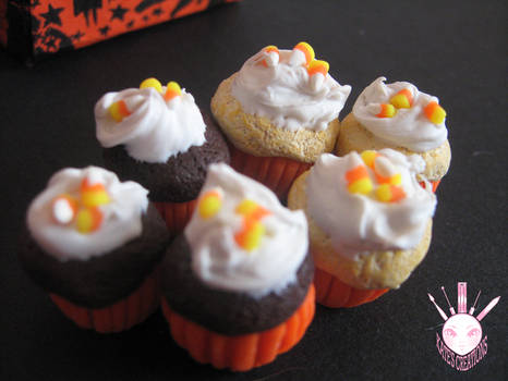 1:6 Halloween Cupcakes