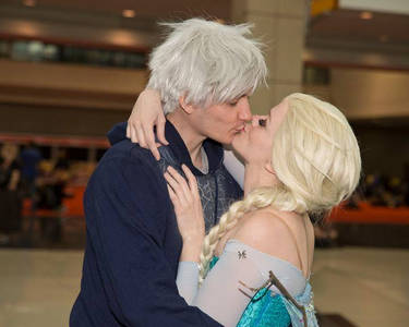 Jack Frost and Elsa Cosplay - Kiss