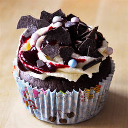 yummy chocolate and blackberry cup cakes 2