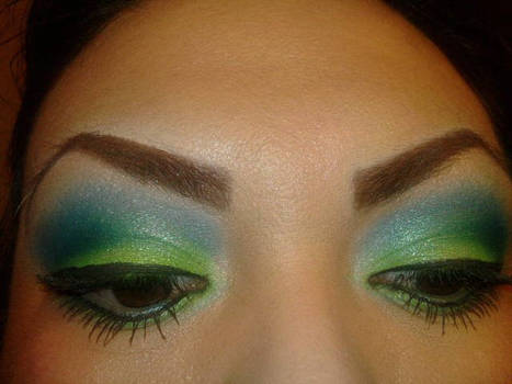 Green and Turquoise Eyeshadow