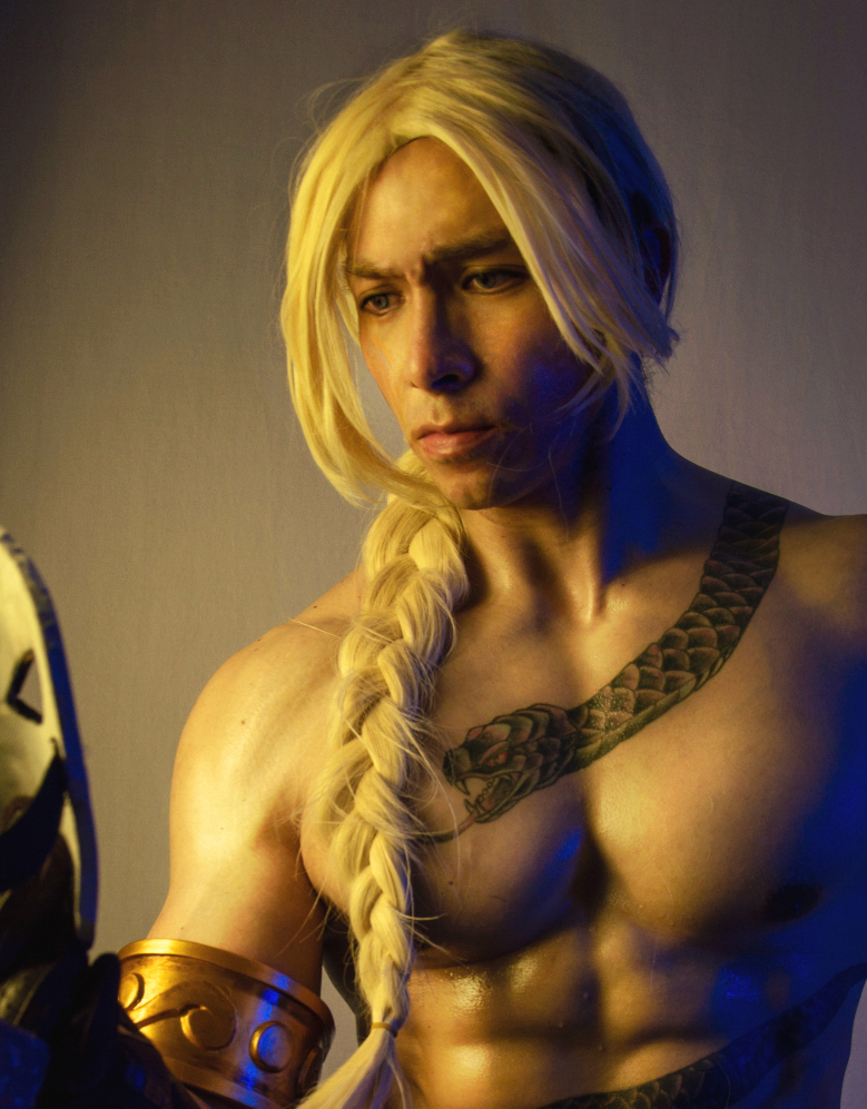 Street Fighter Fan Gets Absolutely Shredded for Epic Vega Cosplay