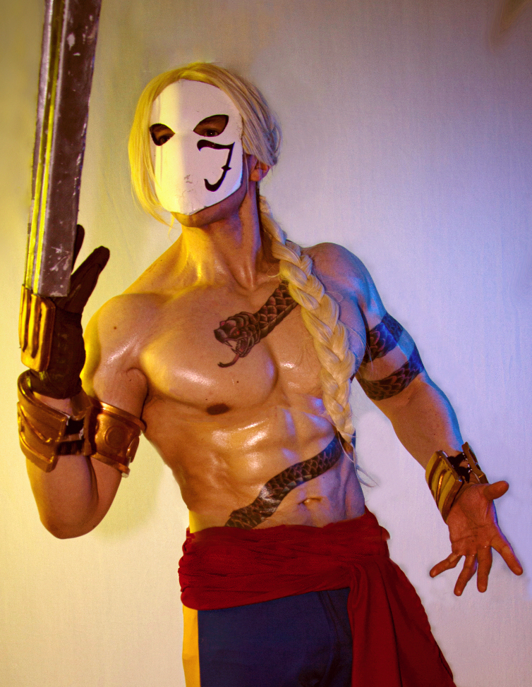 Street Fighter Fan Gets Absolutely Shredded for Epic Vega Cosplay