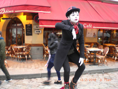 Mime in Paris :)