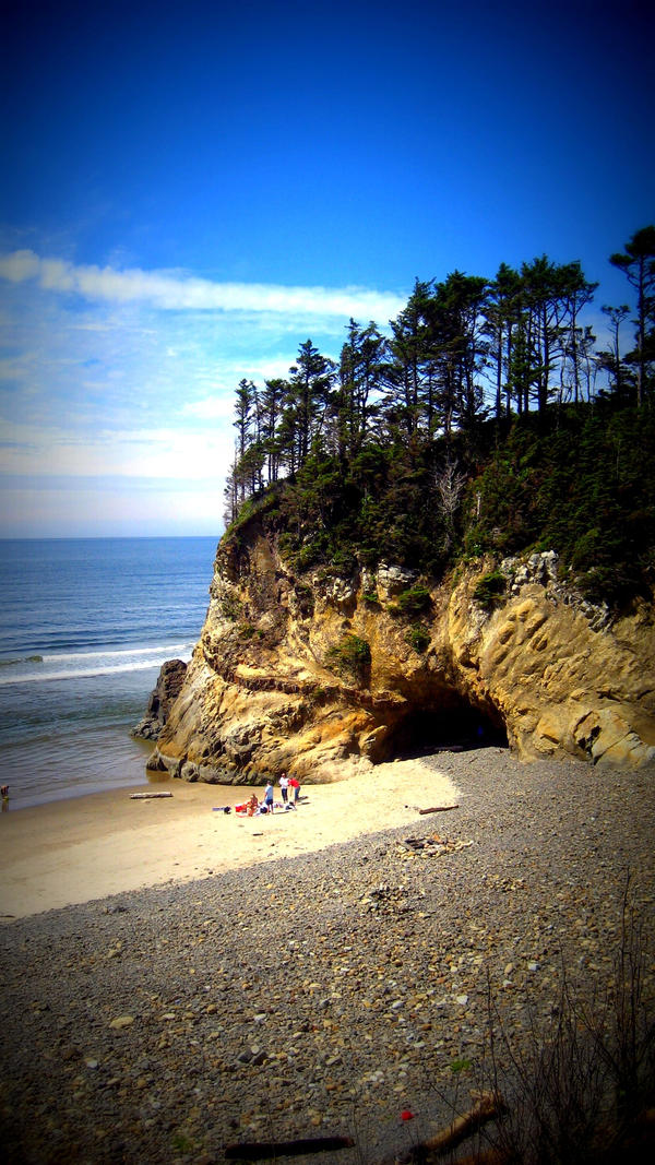 Hug Point Cave - tall