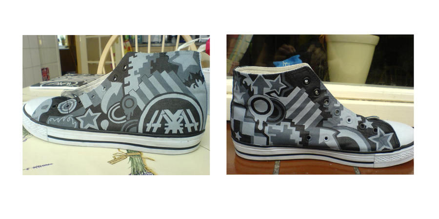 Custom Deviantart Shoes Custom shoes by jes-si-ca on DeviantArt