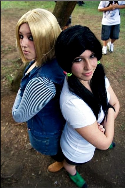 Cosplay Android 18 and Videl (DragonBall Z)