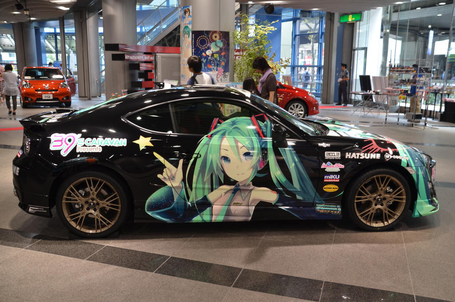 Auto Modellista Deviantart MIKU ITASHA(MODELLISTA) at TOYOTA car showroom by Akilin on DeviantArt