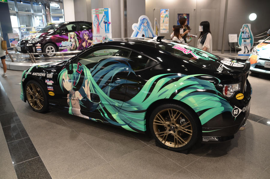 Auto Modellista Deviantart MIKU ITASHA(MODELLISTA) at TOYOTA car showroom by Akilin on DeviantArt