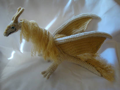 Rowan the Ivory and Gold Dragon