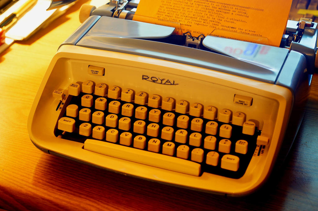 Royal Safari 1964 Typewriter by DrPatte on DeviantArt