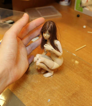 Mini Bjd Prototype - Posing with wig 01