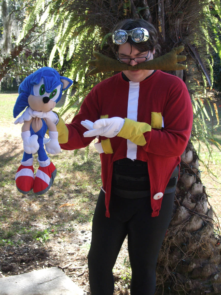 Dr. Eggman Cosplay 4 (Starring Sonic the Hedgehog) by linkinspirit95