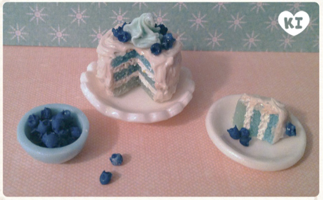 1:12 Miniature Blueberry Cake