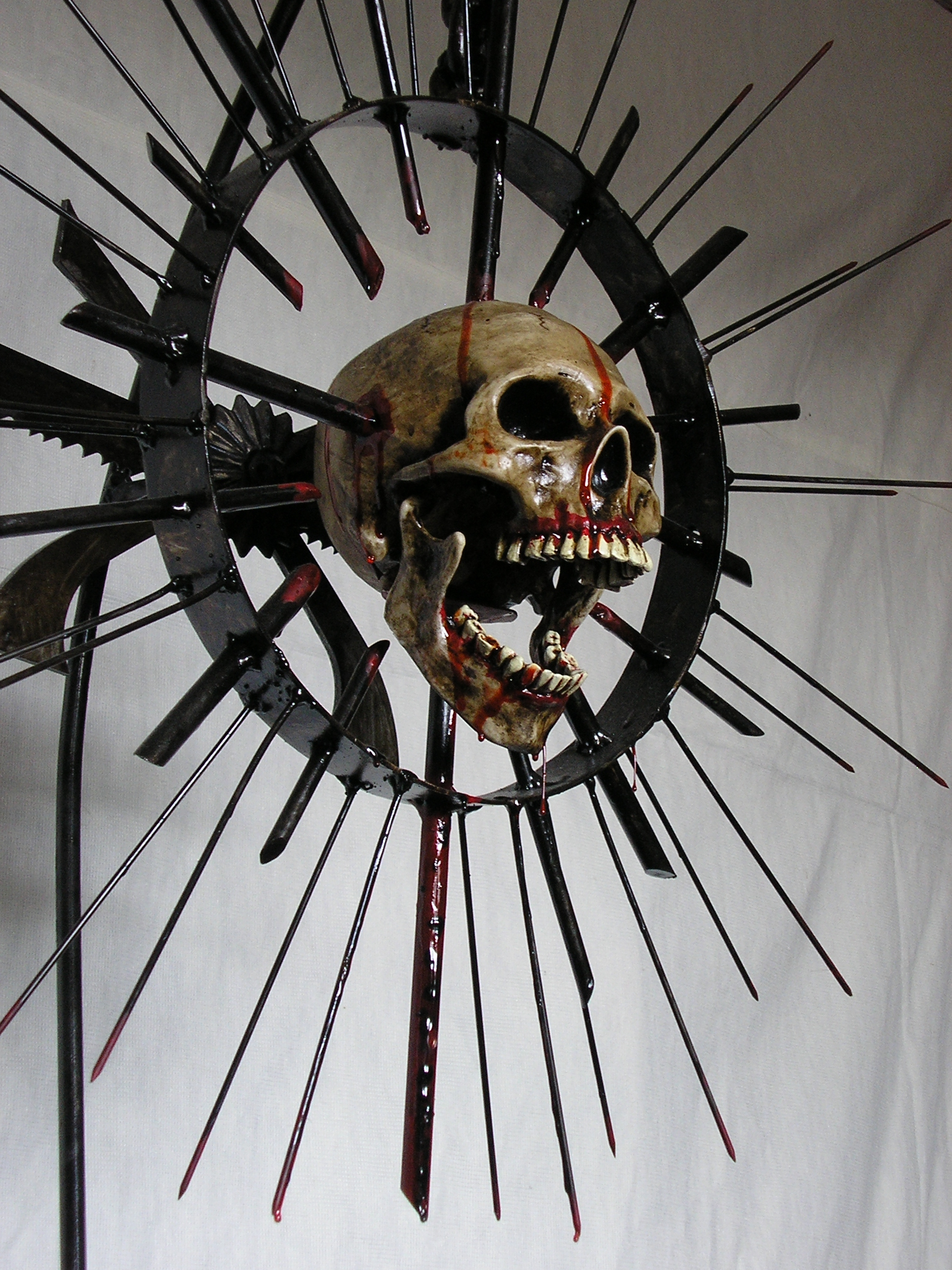 SPIKY SKULL SCULPTURE